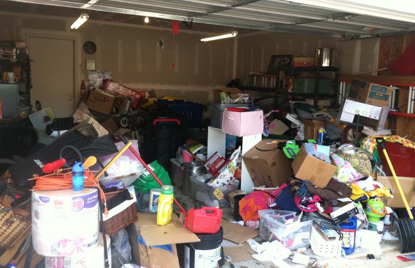 junk removal los angeles cluttered garage